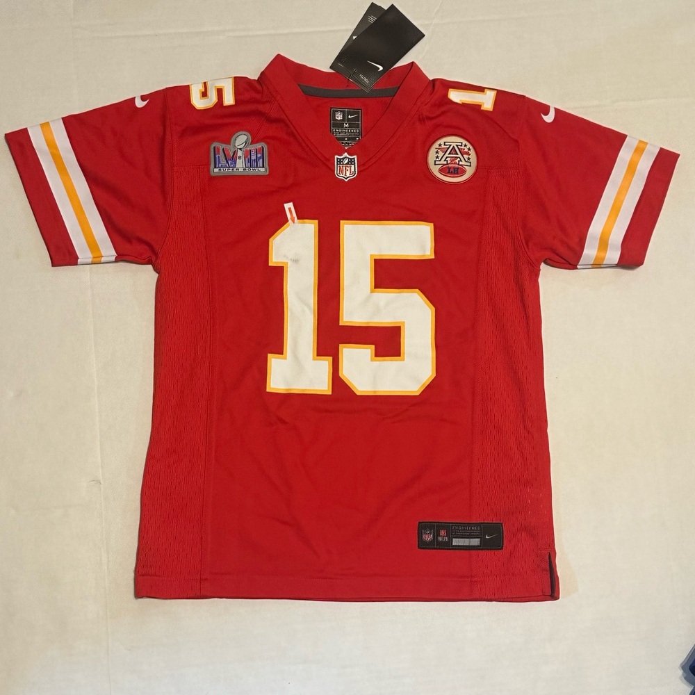 Patrick Mahomes Kansas City Chiefs youth Medium NFL Jersey NWT